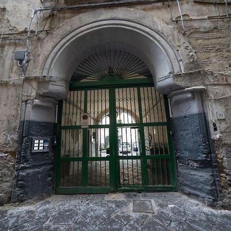 Home Nonna Sabina - Centro Storico Napoli Bagian luar foto